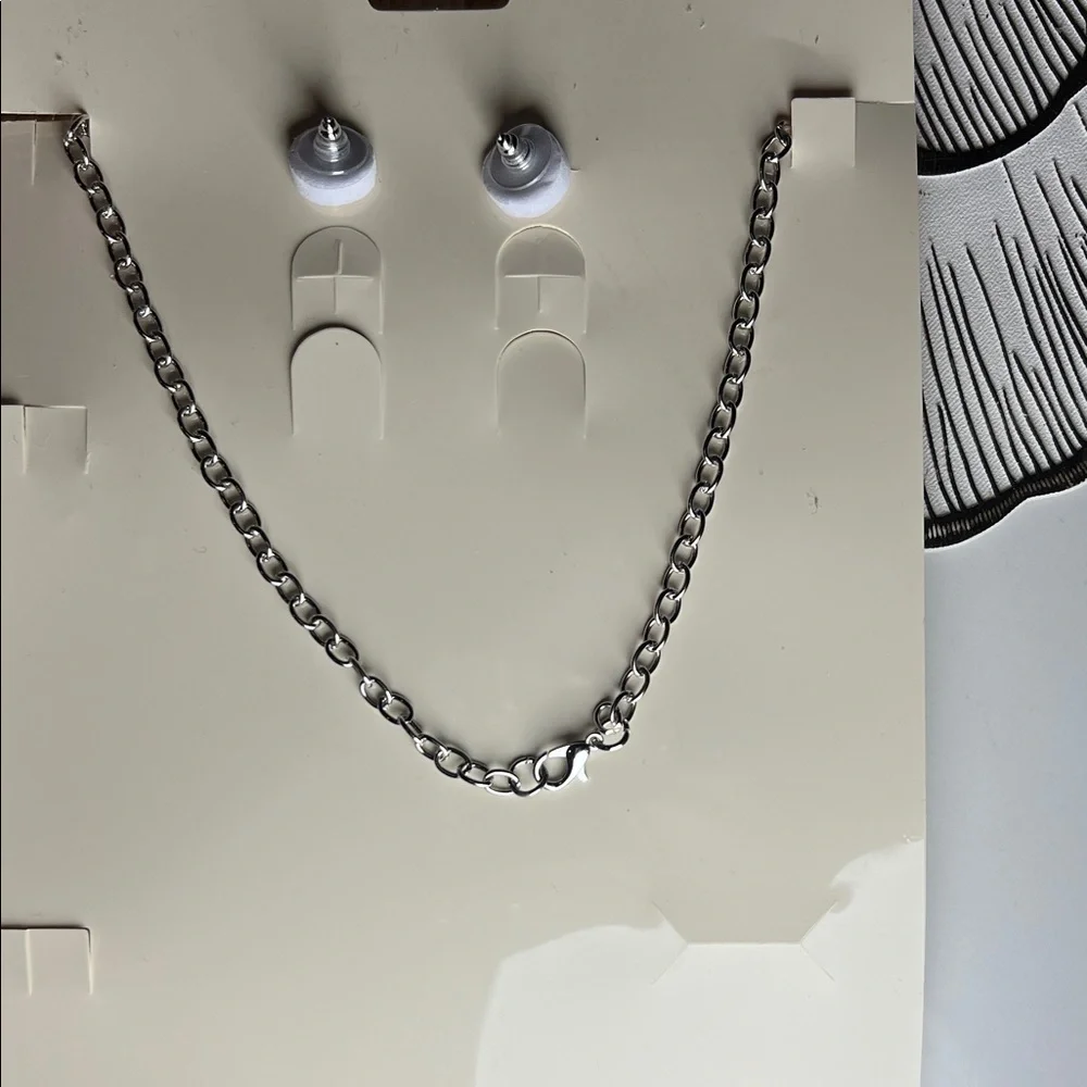 Elegant Silver Necklace and Earring Set